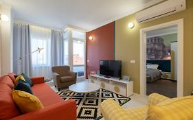 Vitosha Blvd 3-Bedroom, 2-Bathroom Lux Suite